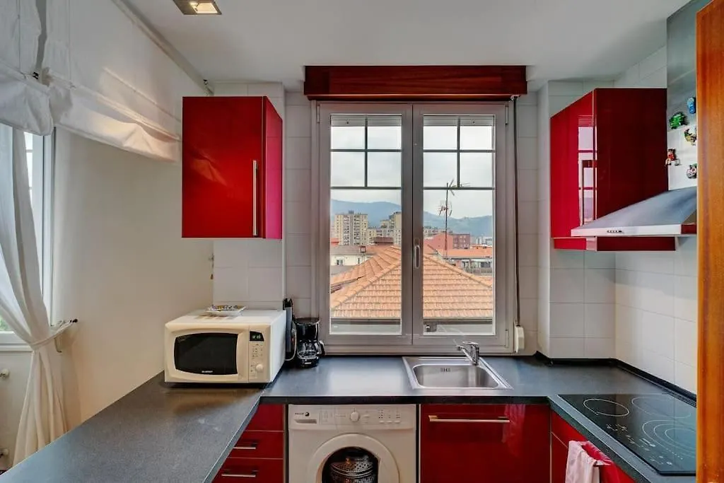 빌바오 Duplex En Chalet Climatizado Y Garaje E-Bi-200 아파트